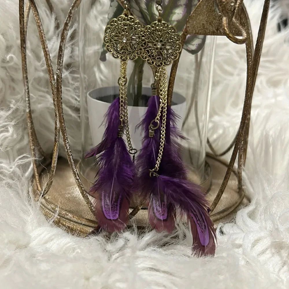 Feathered earrings 